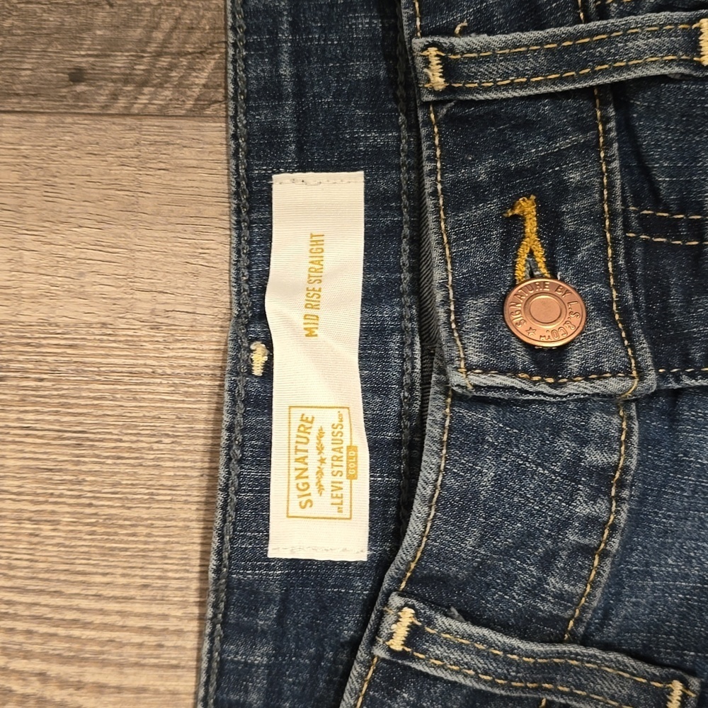 LEVI STRAUSS | Signature Mid Rise Straight | Medium Wash Denim | Size W33 L30​ - Picture 5 of 12